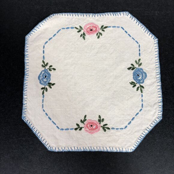 Vintage Small Table Topper Linens Blue and Pink Flowers Needlepoint Handmade 3pc - Picture 5 of 12